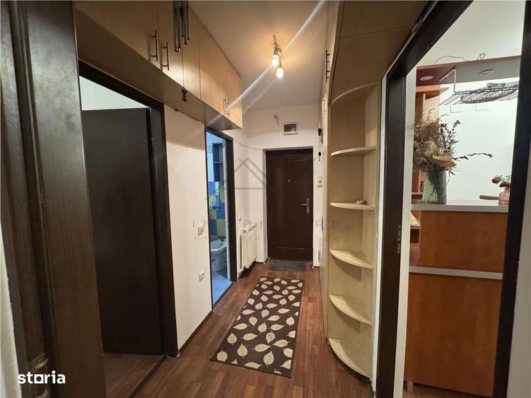Apartament cu 2 camere decomandat, mobilat în Central