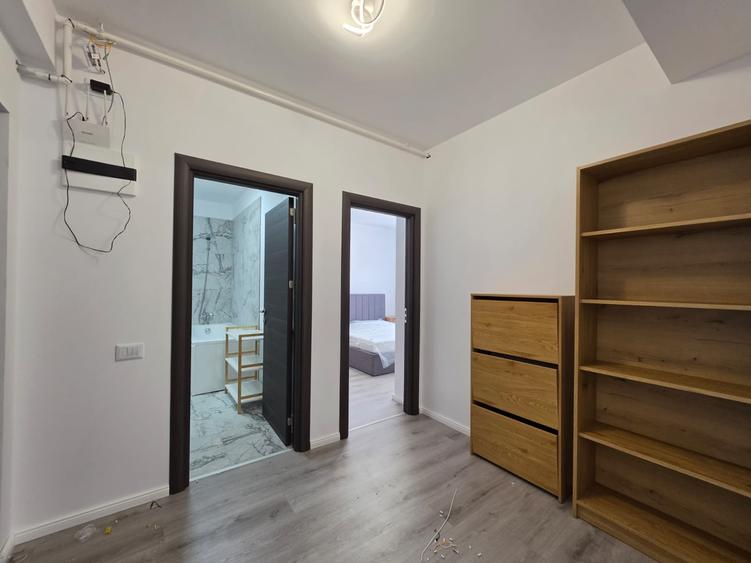 Apartament cu 2 camere semidecomandat în 1 Decembrie