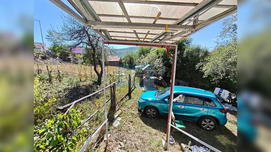 Casă cu 2 camere cu Teren 1457 Mp în Vest
