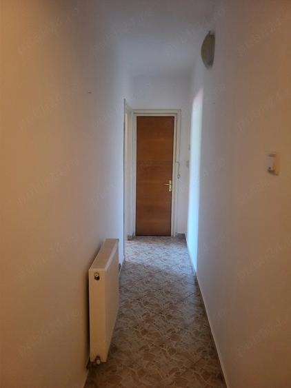 Apartament cu 2 camere decomandat în Pucioasa
