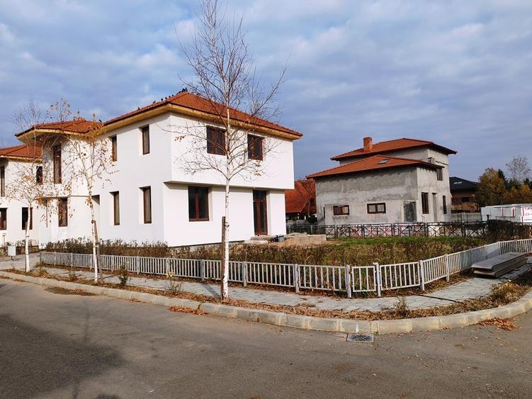 Casă individuală cu 4 camere cu Canalizare în Corbeanca