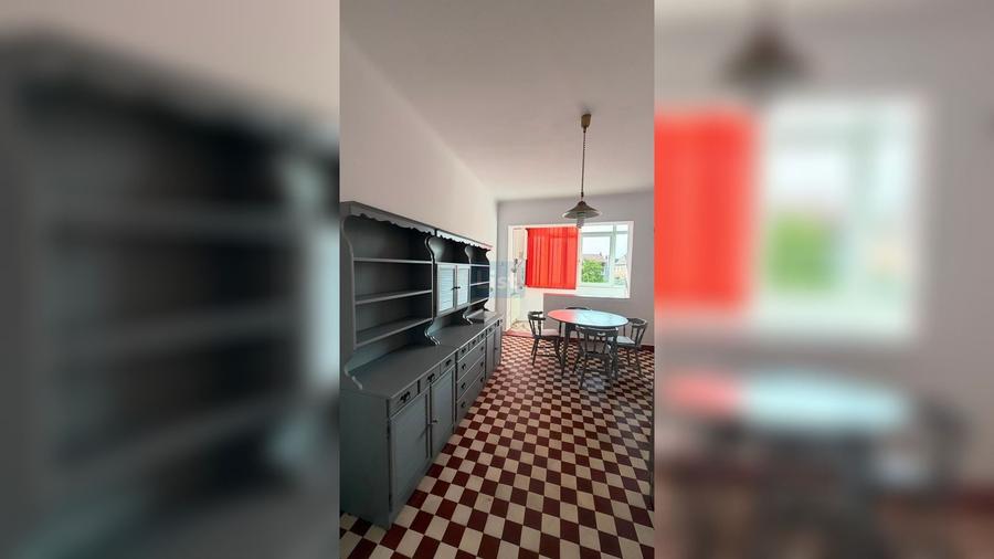 Apartament cu 3 camere decomandat în Gruia
