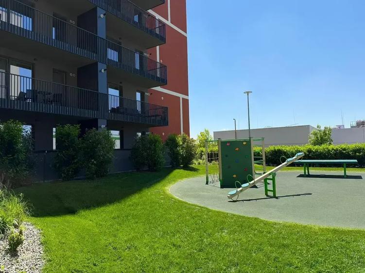 Apartament cu 3 camere decomandat în Theodor Pallady