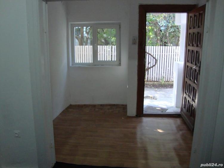 Casă cu 7 camere cu Teren 338 Mp în Central