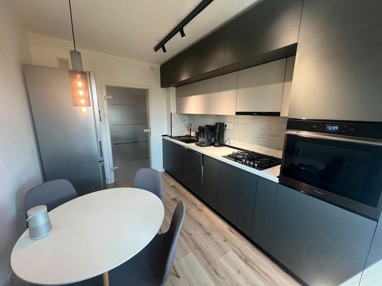 Apartament cu 4 camere decomandat, mobilat în Pantelimon