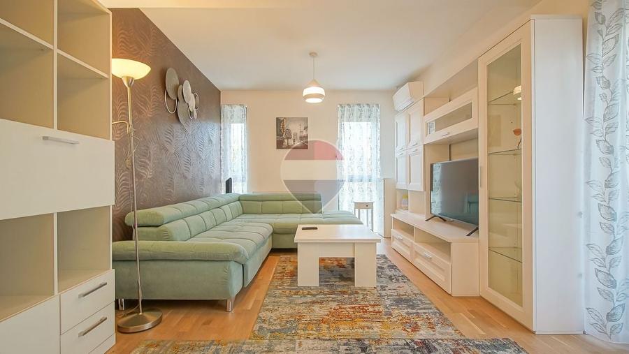 Apartament cu 3 camere decomandat, mobilat în Tractorul