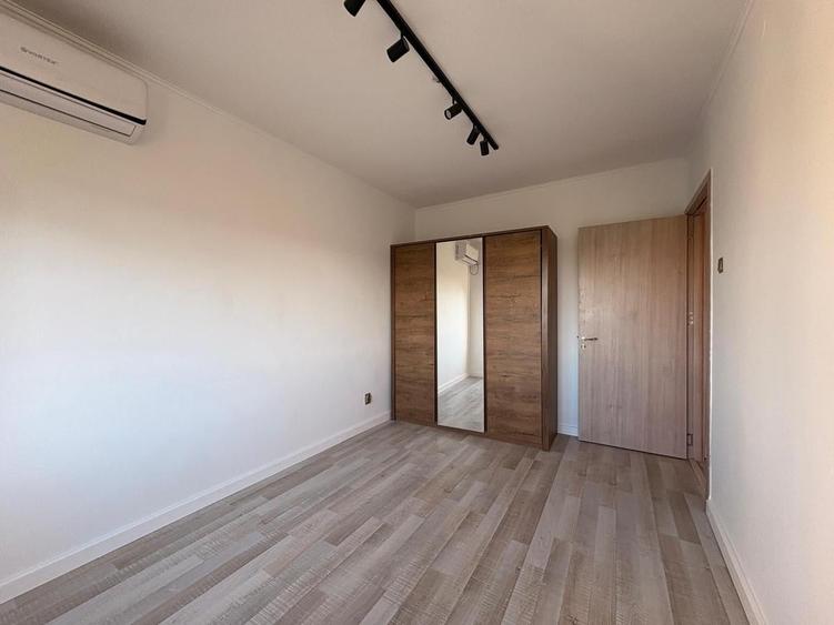 Apartament cu 3 camere în Tineretului