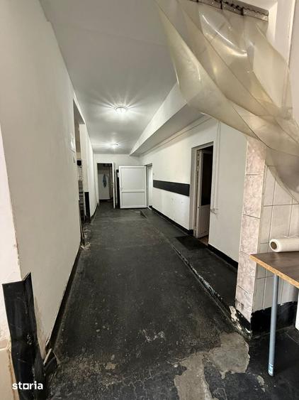Spațiu comercial, de 170 mp, în Kamsas