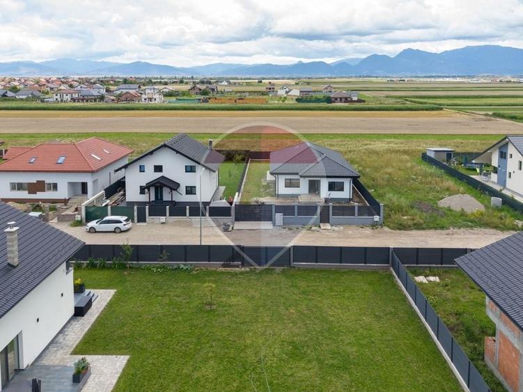Casă individuală cu 4 camere cu Teren 630 Mp în Hărman