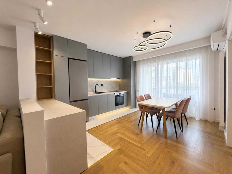 Apartament cu 2 camere semidecomandat în Central
