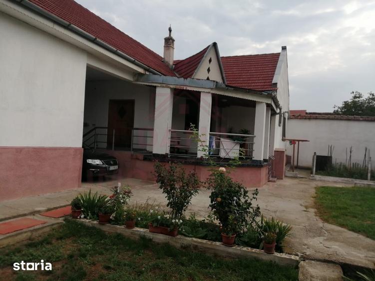 Casă cu 4 camere cu Teren 910 Mp în Central