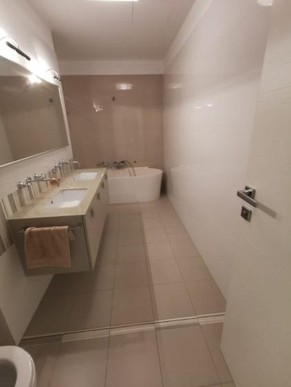 Apartament cu 4 camere decomandat, mobilat în Capitale