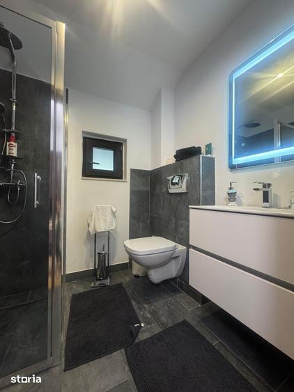 Casă cu 6 camere cu Teren 1834 Mp în Bran