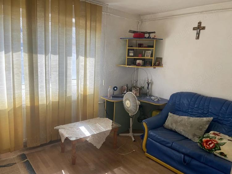 Apartament cu 2 camere semidecomandat în Exterior Vest