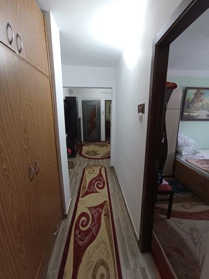 Apartament cu 3 camere decomandat, mobilat în Frumoasa