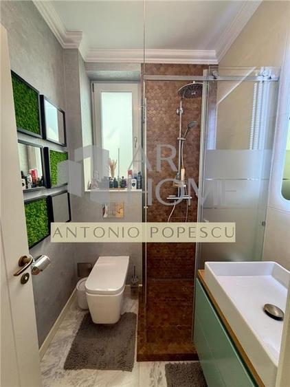 Duplex cu 5 camere cu Piscina în Păulești