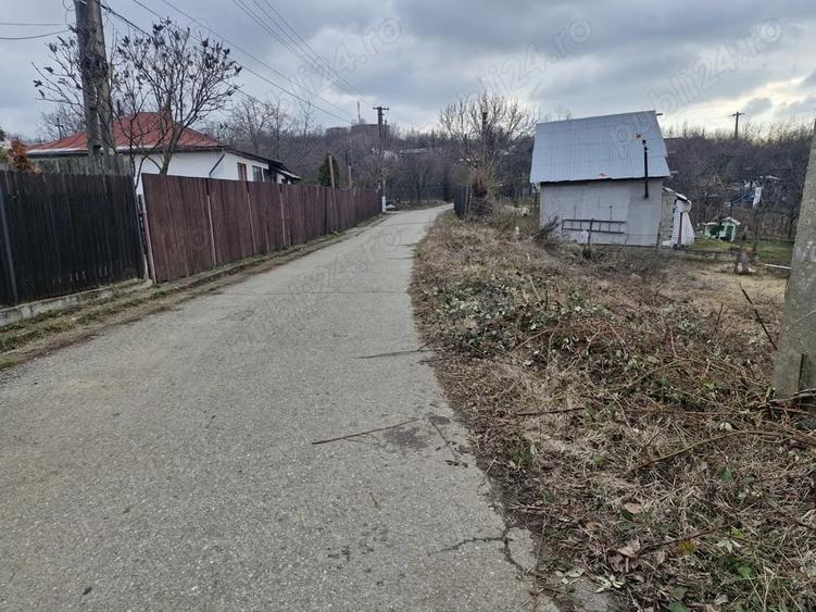 Teren de 1353 mp, în Seciu