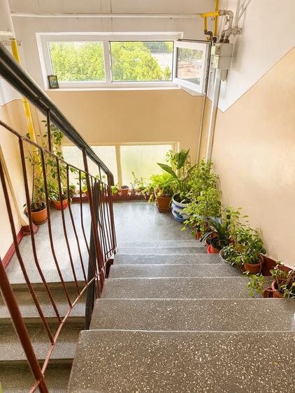 Apartament cu 2 camere semidecomandat, mobilat în Km 4-5
