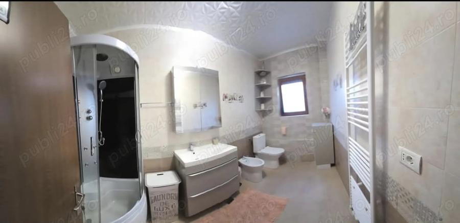 Casă cu 4 camere cu Teren 300 Mp în Lazu