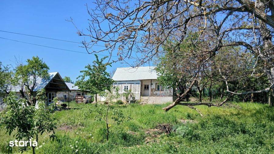 De vanzare casa ?i teren cu o suprafata de 5914 mp, 25.000 euro - 10