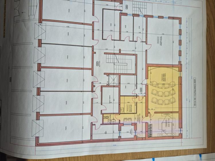 Apartament cu 10 camere decomandat în Aviatorilor