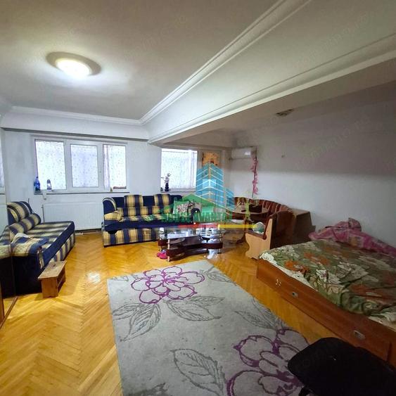 Apartament cu 4 camere decomandat în Ultracentral