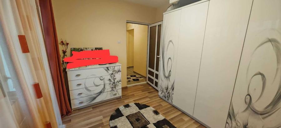 Apartament cu 4 camere semidecomandat în Central