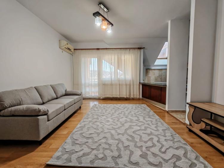 Apartament cu 3 camere decomandat, mobilat în Păcurari