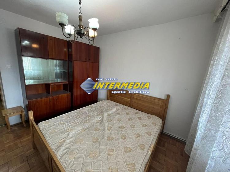 Apartament cu 3 camere decomandat, mobilat în Central