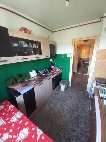 Apartament cu 3 camere decomandat în Săsar