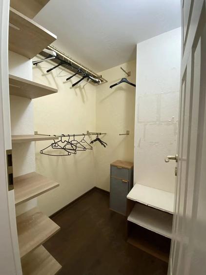 Apartament cu 3 camere decomandat în Lipovei