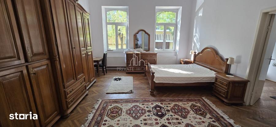 Casă cu 5 camere cu Teren 600 Mp în 7 Noiembrie