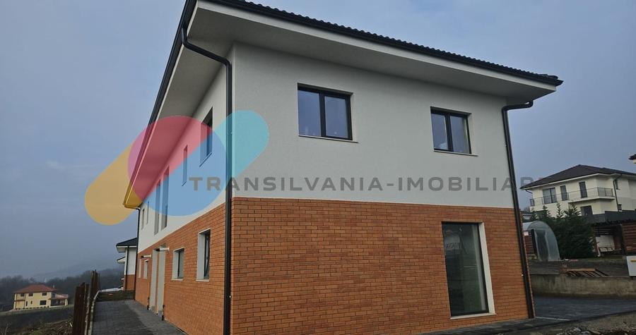 Casă individuală cu 4 camere cu Canalizare în Chinteni