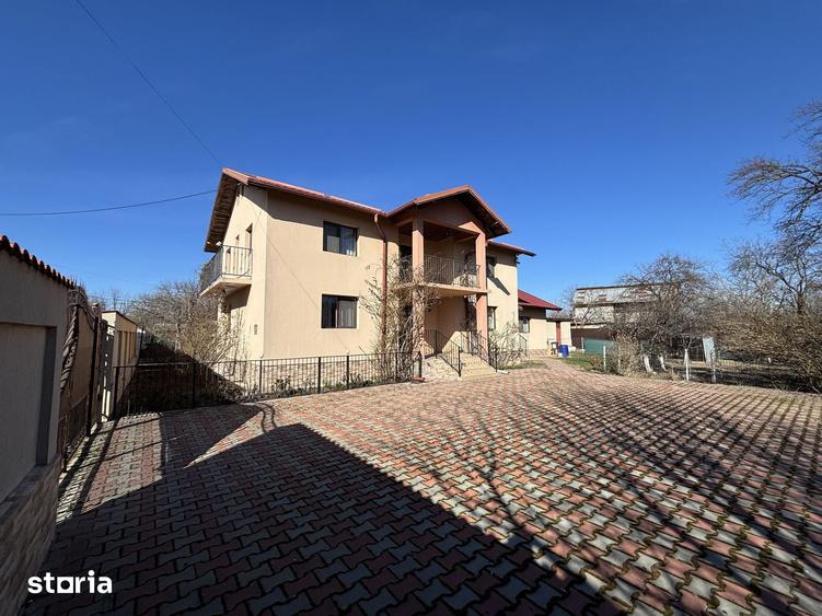 Casă cu 5 camere cu Teren 768 Mp în Poienarii Burchii