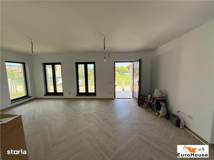 Casa de vanzare pe un nivel in Sard - 5