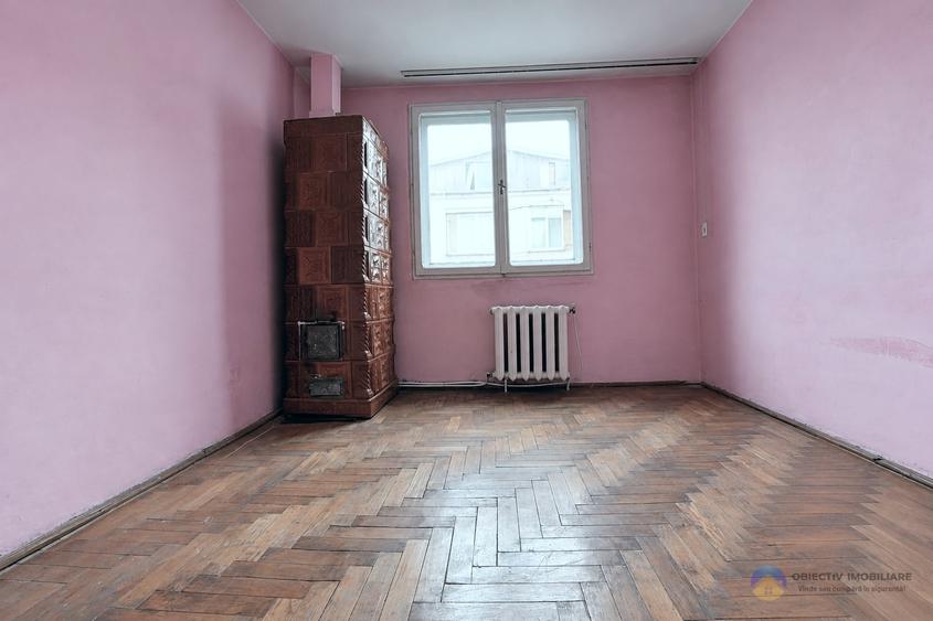 Apartament cu 3 camere decomandat în Mărăței