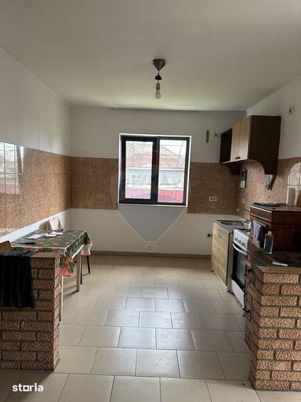 Casă cu 2 camere cu Teren 400 Mp în Zănești