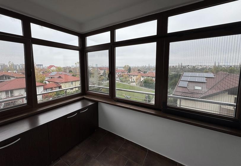 Apartament cu 3 camere în Sisești