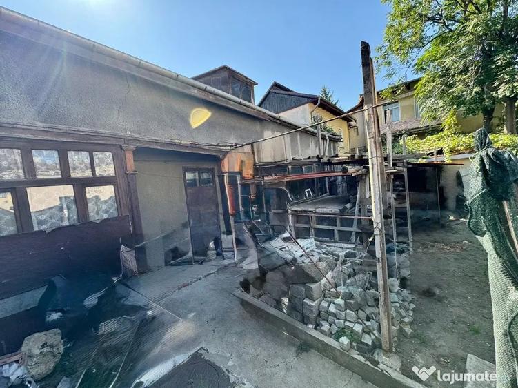 Casă cu 5 camere cu Canalizare în Calea Plevnei