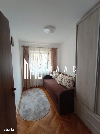 Apartament cu 3 camere decomandat în Valea Aurie