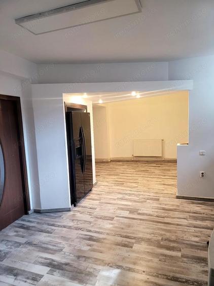 Casă cu 4 camere cu Teren 100 Mp în Centru Civic