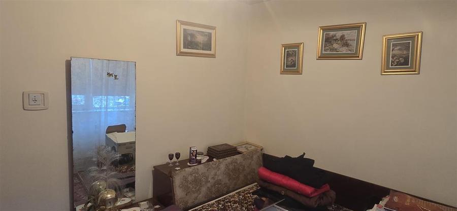 Apartament cu 4 camere decomandat în Apollo