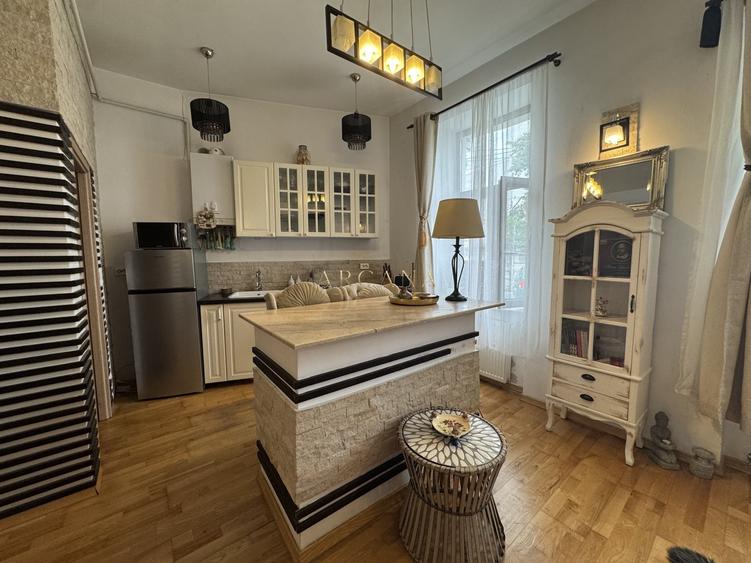 Apartament cu 2 camere semidecomandat, mobilat în Semicentral