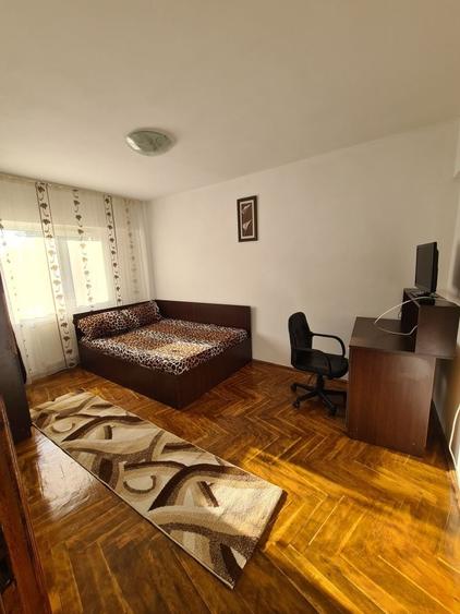 Inchiriez apartament 3 camere in complexul studentesc - 7