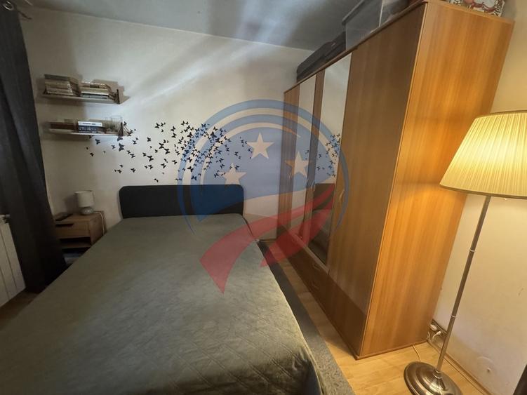 Apartament cu 2 camere semidecomandat, mobilat în Craiovița Nouă
