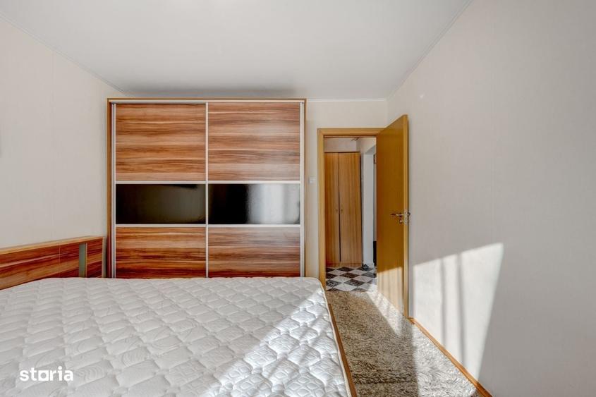 Apartament cu 4 camere semidecomandat în Dristor