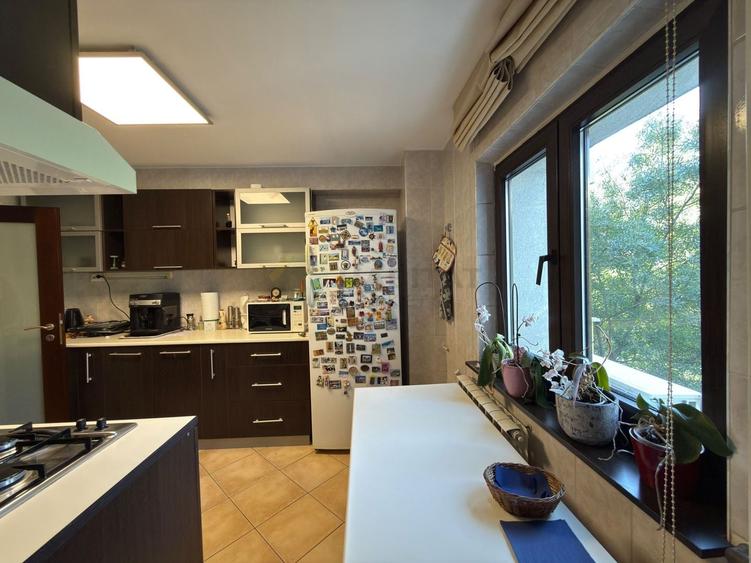 Apartament cu 4 camere decomandat, mobilat în Aviației