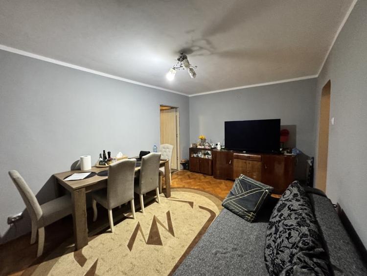 Apartament cu 3 camere decomandat, mobilat în Gării