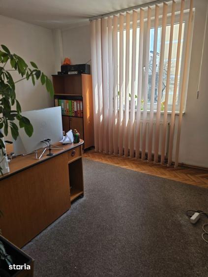 Apartament cu 4 camere în Central