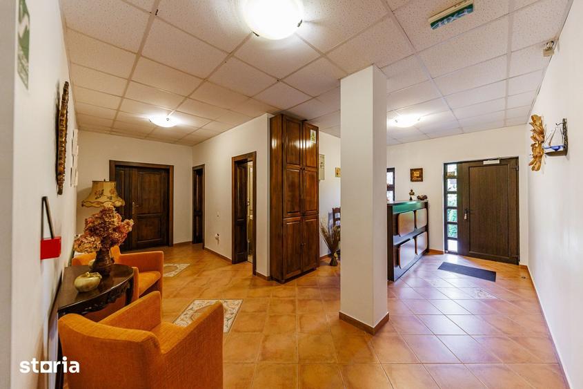 Spațiu comercial, de 600 mp, în Zăvoi